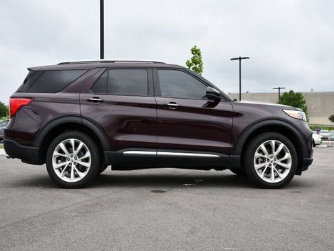 Used 2023 Ford Explorer Platinum w/ Technology Package AWD/4WD image 12