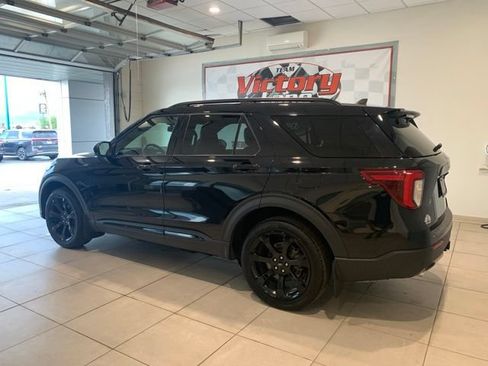 Used 2023 Ford Explorer ST-Line w/ Class IV Trailer Tow Package AWD/4WD image 2