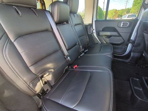 Used 2023 Jeep Wrangler Unlimited Sahara w/ LED Lighting Group AWD/4WD image 33