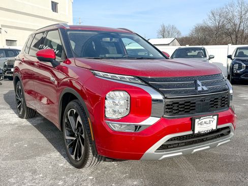New 2025 Mitsubishi Outlander SEL image 1
