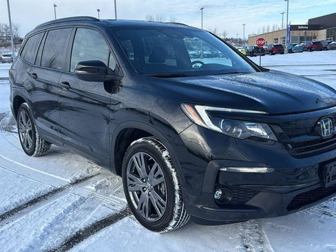 Used 2022 Honda Pilot Sport image 1