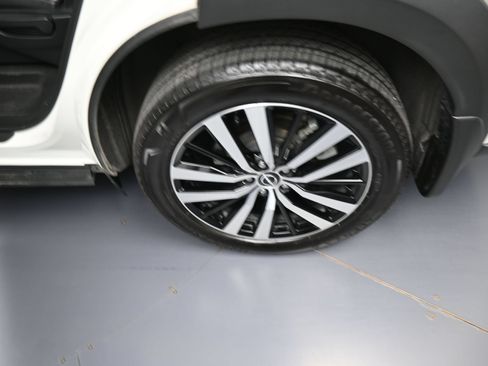 Used 2023 Nissan Pathfinder Platinum AWD/4WD image 19
