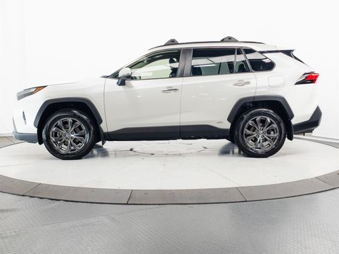 Used 2022 Toyota RAV4 Limited AWD/4WD image 8