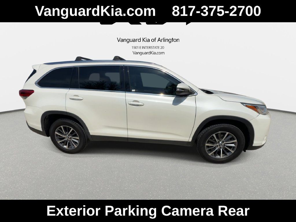 Used 2019 Toyota Highlander XLE FWD image 10
