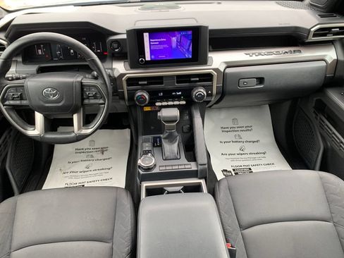 Used 2024 Toyota Tacoma SR5 w/ SR5 Upgrade Package AWD/4WD image 16