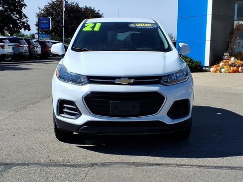 Used 2021 Chevrolet Trax LS w/ Tint and Cruise Package image 2