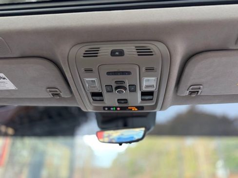 Used 2024 Cadillac Escalade ESV Premium Luxury Platinum image 56