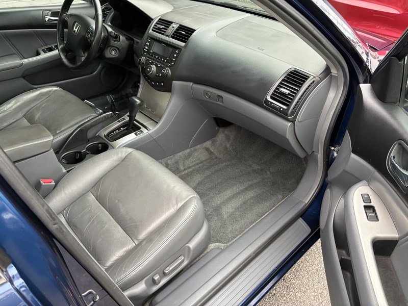 Used 2004 Honda Accord EX image 17