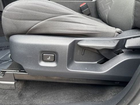 Certified 2025 Toyota Tacoma SR image 40