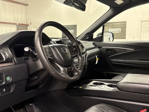 Used 2025 Honda Passport EX-L image 6
