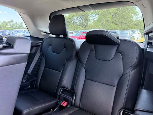 Used 2019 Volvo XC90 T6 Momentum w/ Protection Package Premier AWD/4WD image 16