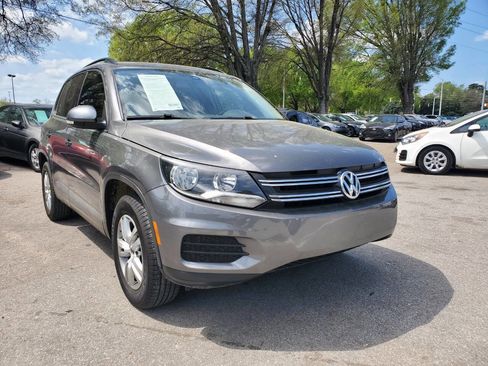Used 2016 Volkswagen Tiguan S image 1