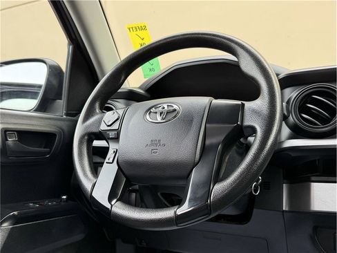 Used 2017 Toyota Tacoma 2WD Access Cab image 21