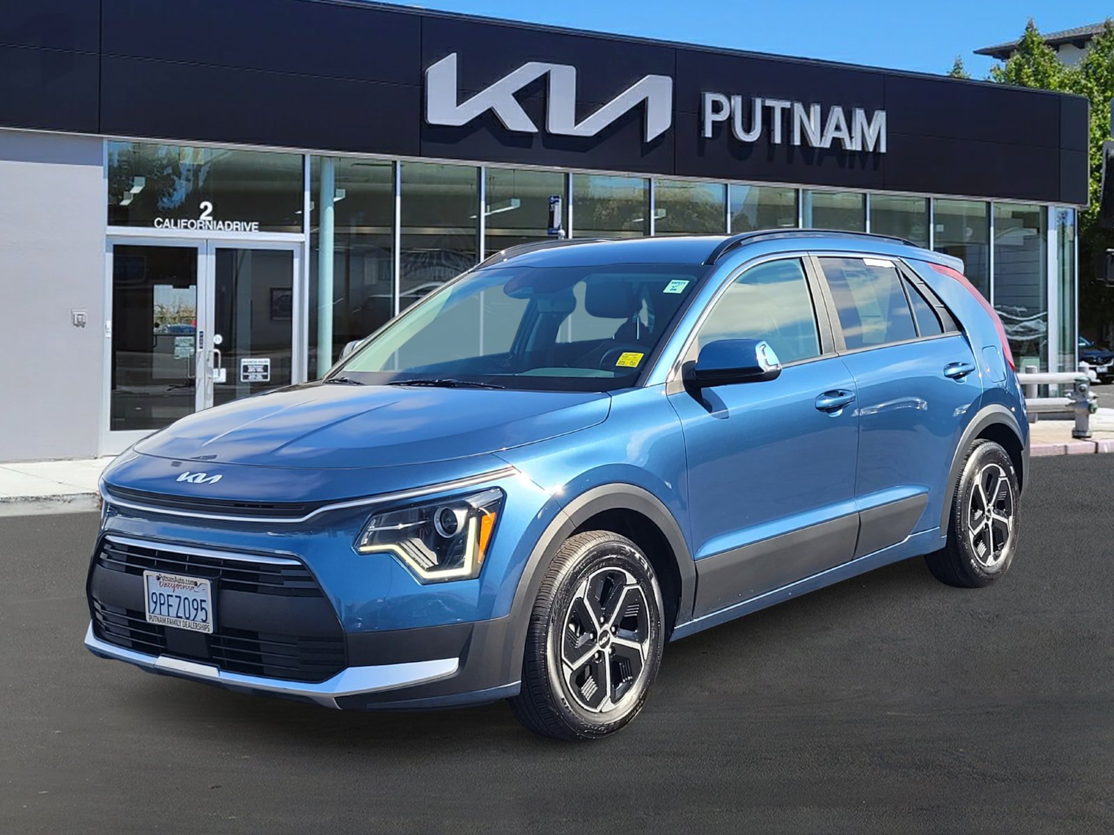 Used 2024 Kia Niro EX FWD image 8