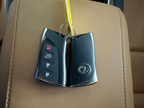 Used 2023 Lexus RX 350 Premium Plus w/ Cold Area Package FWD image 33