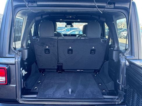 Used 2025 Jeep Wrangler Sport S image 30