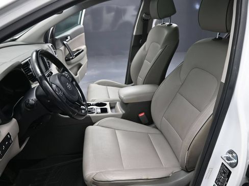 Used 2018 Kia Sportage EX w/ EX Technology Package FWD image 9