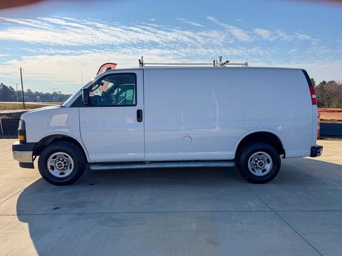 Used 2024 GMC Savana 2500 w/ Driver Convenience Package RWD image 3