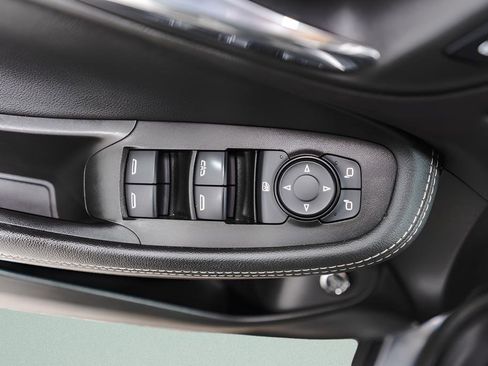 Used 2021 Buick Encore GX Essence FWD image 25