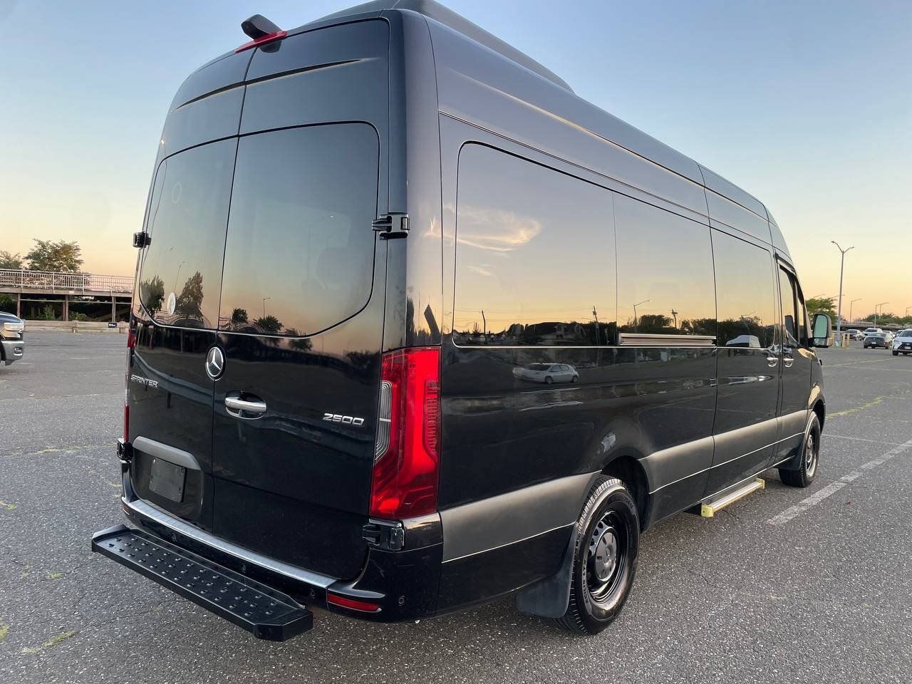 Used 2020 Mercedes-Benz Sprinter 2500 image 7