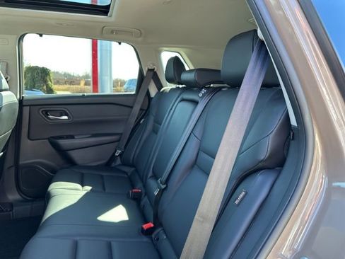 Certified 2024 Nissan Rogue SV w/ SV Premium Package image 10