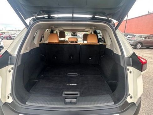 Certified 2022 Nissan Rogue Platinum w/ Head-Up Display Package image 12