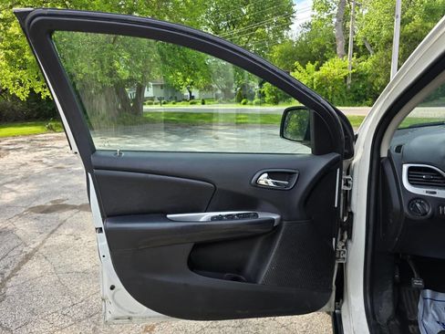 Used 2016 Dodge Journey SE w/ Flexible Seating Group FWD image 9