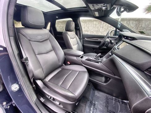 Certified 2025 Cadillac XT5 Sportv image 28