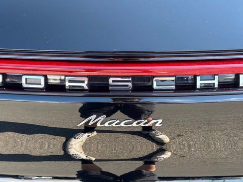 Certified 2026 Porsche Macan AWD/4WD image 14