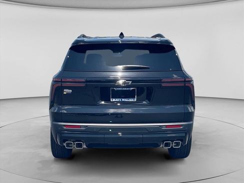 New 2026 Chevrolet Traverse LT w/ Midnight/Sport Edition FWD image 6