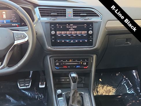 Used 2023 Volkswagen Tiguan SE R-Line FWD image 20