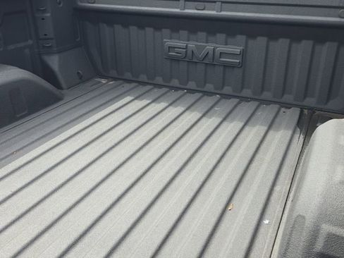 Used 2024 GMC Sierra 1500 SLE image 11