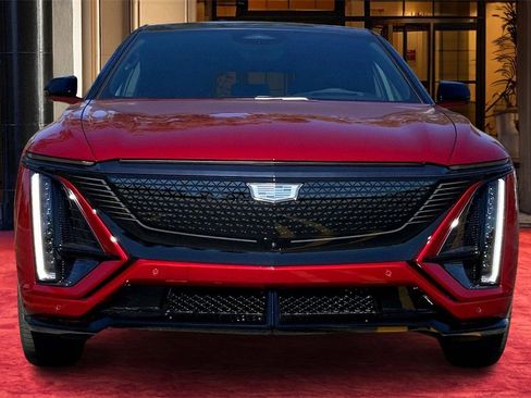 New 2026 Cadillac Lyriq V image 3