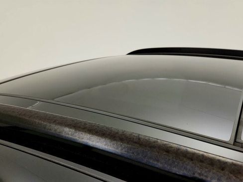 Used 2023 Porsche Macan AWD/4WD image 10
