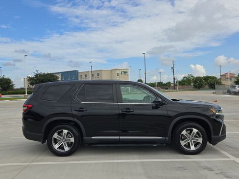 Used 2023 Honda Pilot EX-L image 2