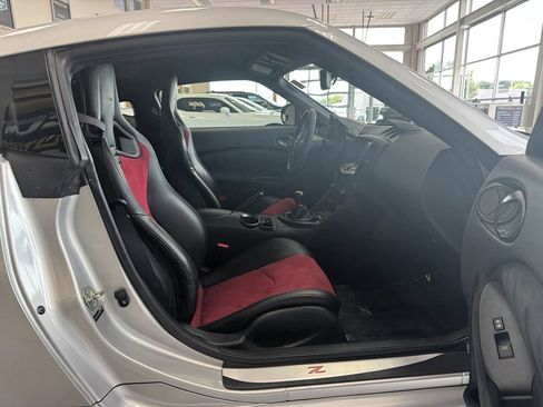 Used 2015 Nissan 370Z NISMO RWD image 20