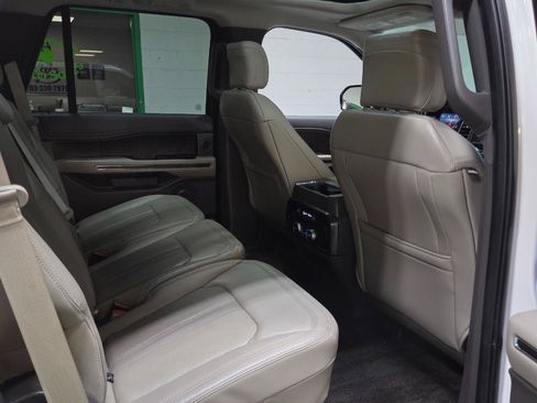 Used 2018 Ford Expedition Limited w/ Equipment Group 301A AWD/4WD image 21