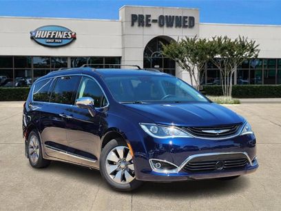Used 2017 Chrysler Pacifica Platinum