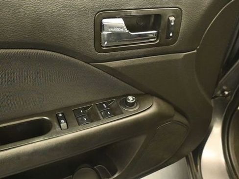 Used 2010 Ford Fusion SE FWD image 13