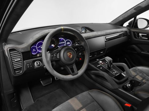 Certified 2022 Porsche Cayenne Turbo GT image 4