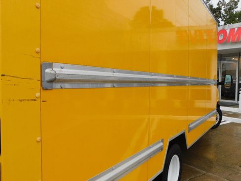 Used 2021 GMC Savana 3500 Extended w/ Power Convenience Package image 12