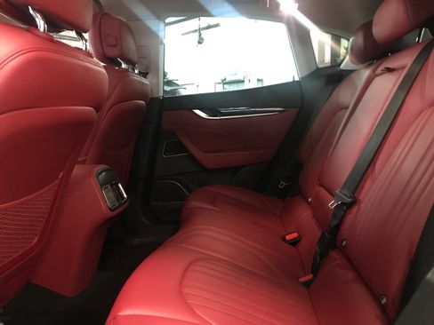 Used 2022 Maserati Levante GT image 13