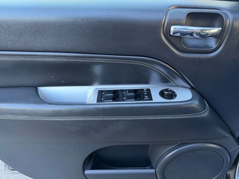 Used 2017 Jeep Compass High Altitude image 15