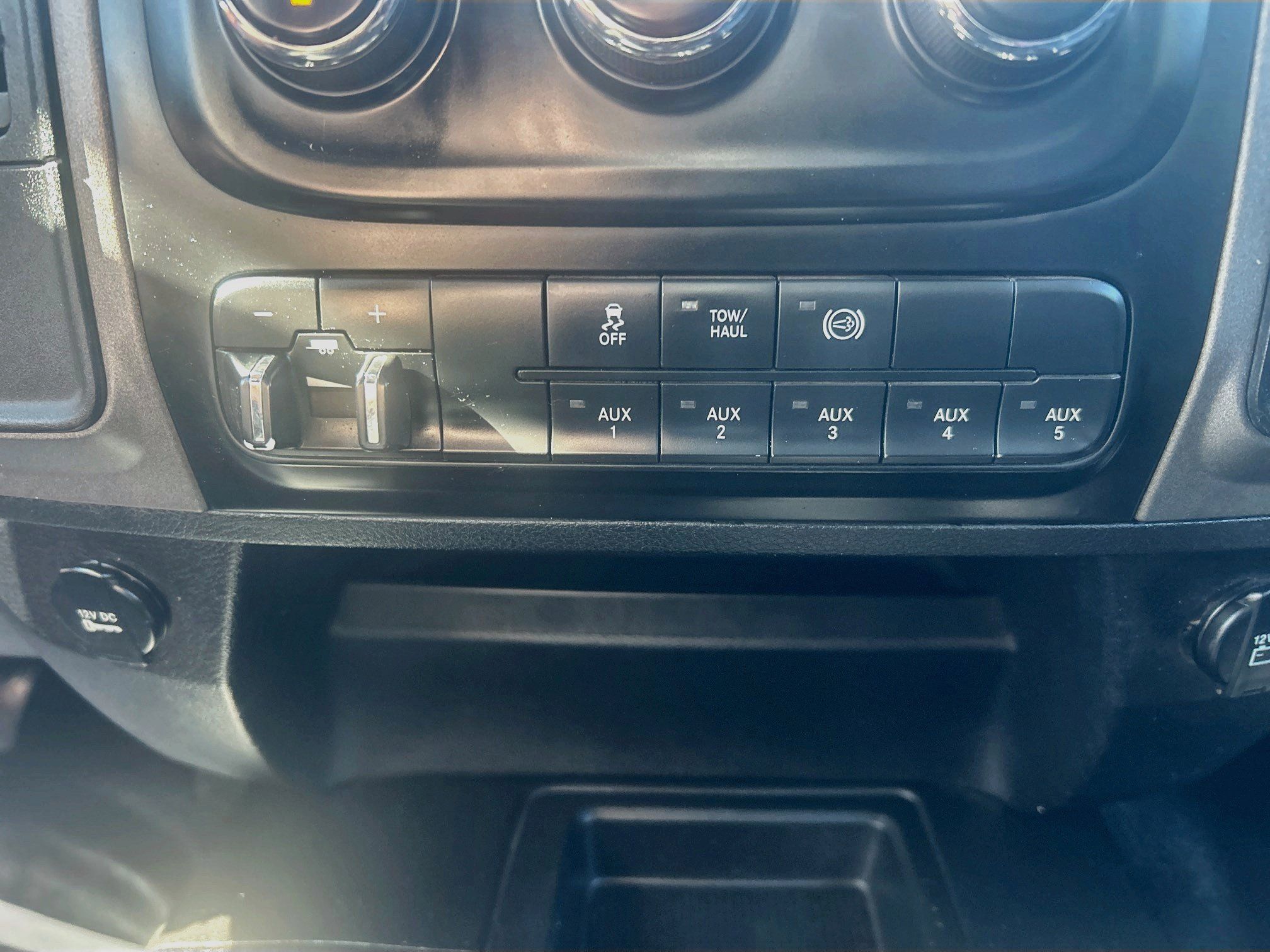 Used 2017 RAM 3500 Tradesman w/ Power & Remote Entry Group AWD/4WD image 19