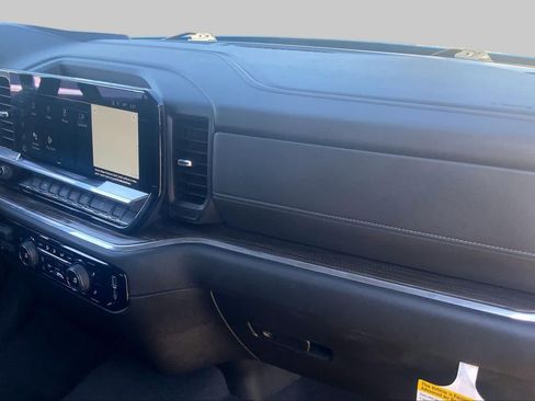 Used 2024 Chevrolet Silverado 1500 LT w/ Z71 Off-Road Package AWD/4WD image 17