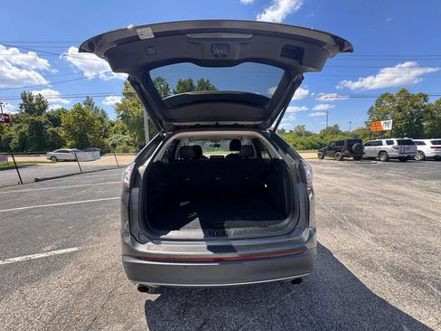 Used 2017 Ford Edge Titanium w/ Technology Package FWD image 12
