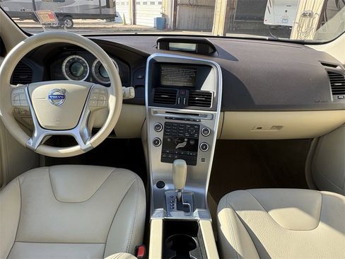 Used 2011 Volvo XC60 T6 image 26