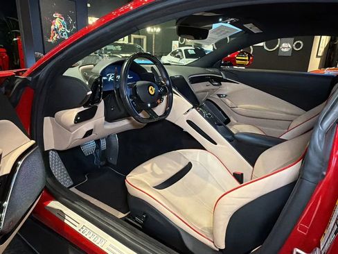Used 2021 Ferrari Roma RWD image 9