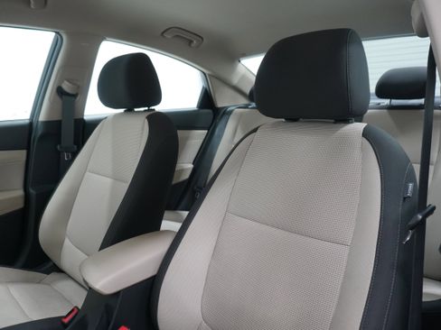 Used 2022 Hyundai Accent SEL FWD image 11