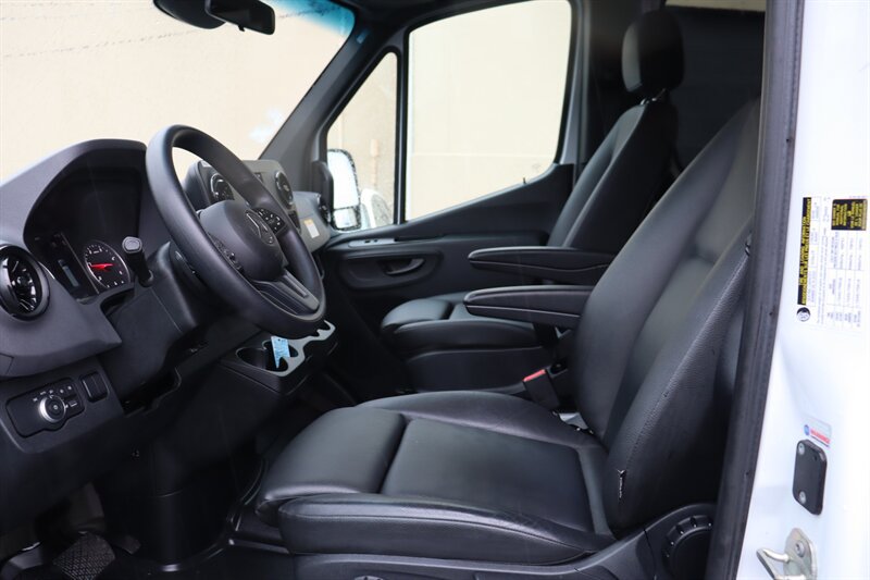 Used 2024 Mercedes-Benz Sprinter 2500 image 15